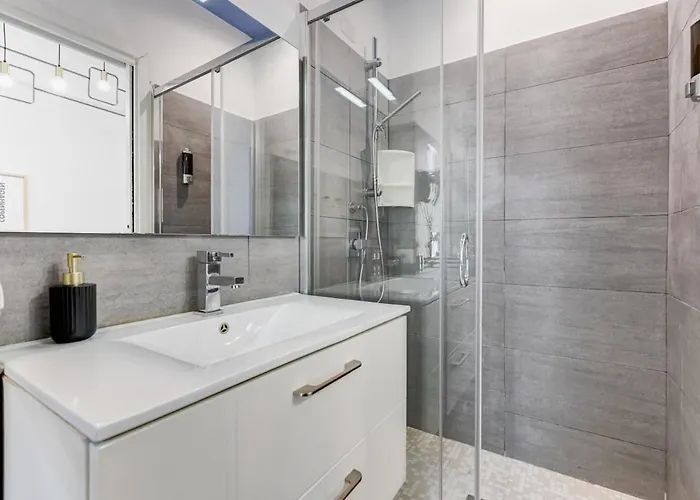 Bdc - The Bridge 5bdr & 4bath! Apartment